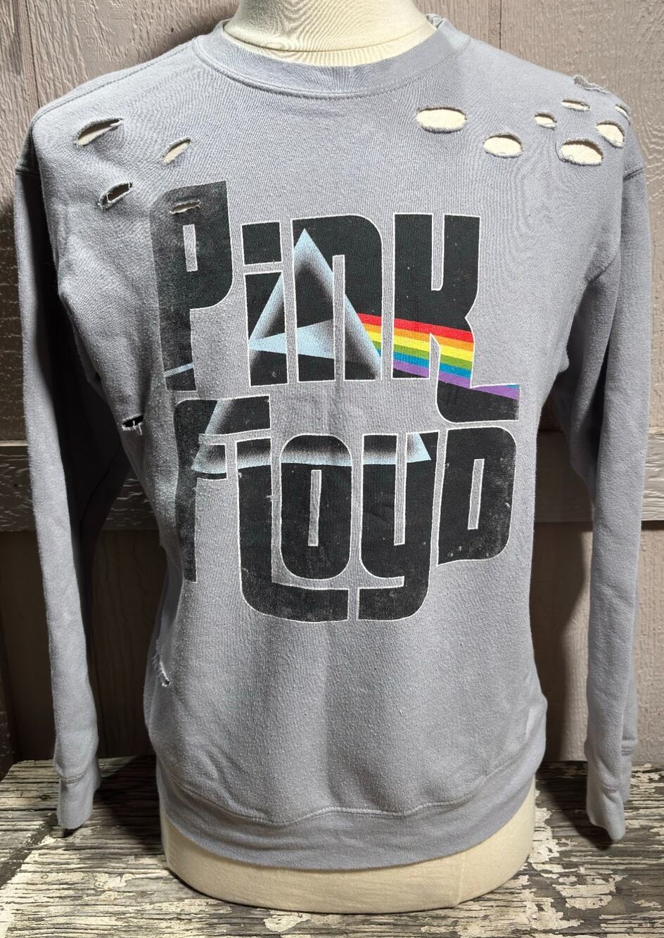 Pink Floyd pullover sweatshirt Size Medium dark side of the moon distressed